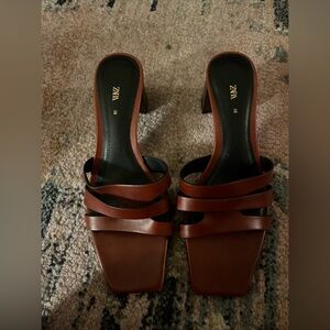 Elegant brown leather Zara slides with heel